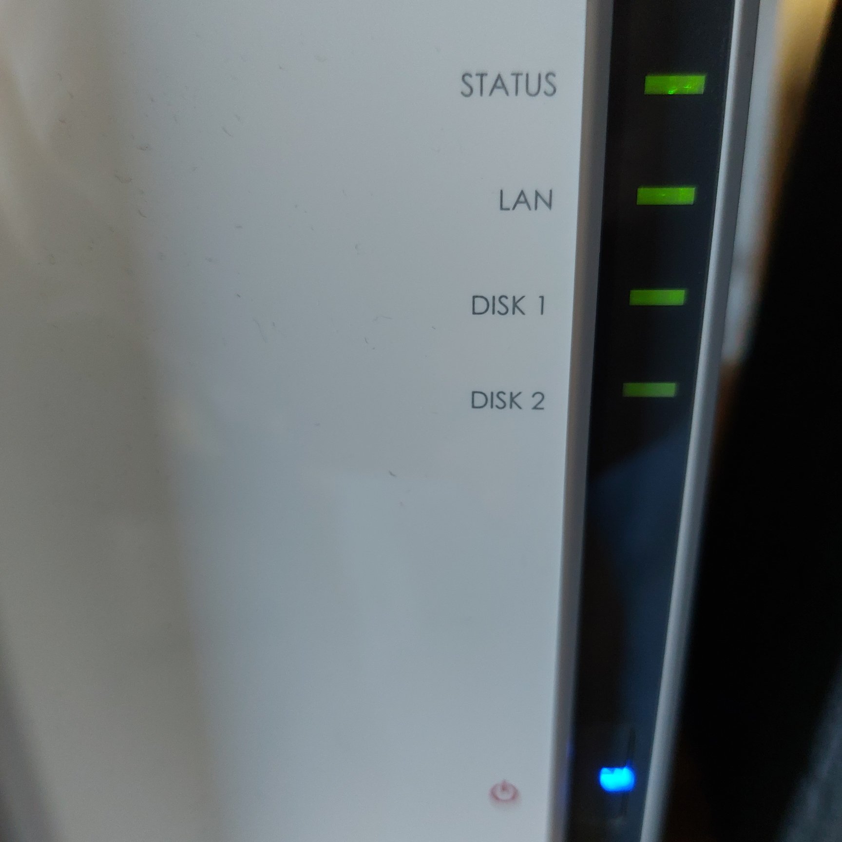 Läuft jetzt seit fast 8 Jahren - Backup, Mediathek und NAS in einem.